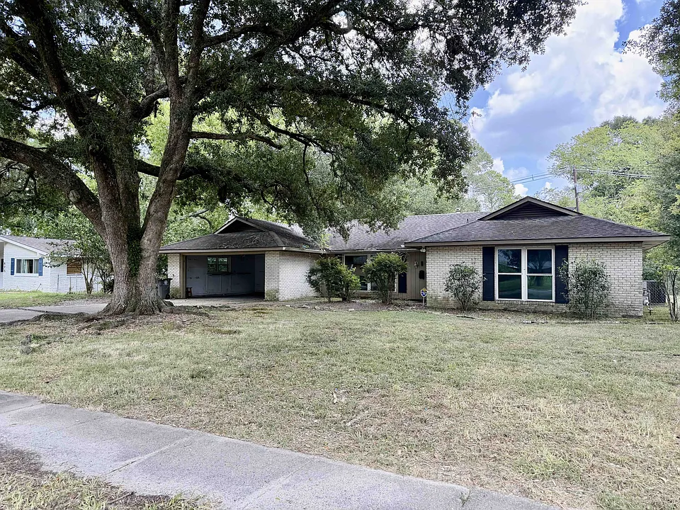 735 Westbrook Dr