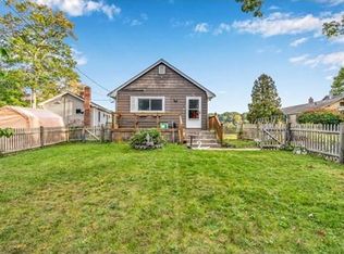 364 Forest Grove Ave, Wrentham, MA 02093