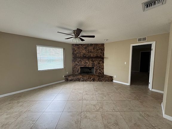 4th image of 125 Christine Cir