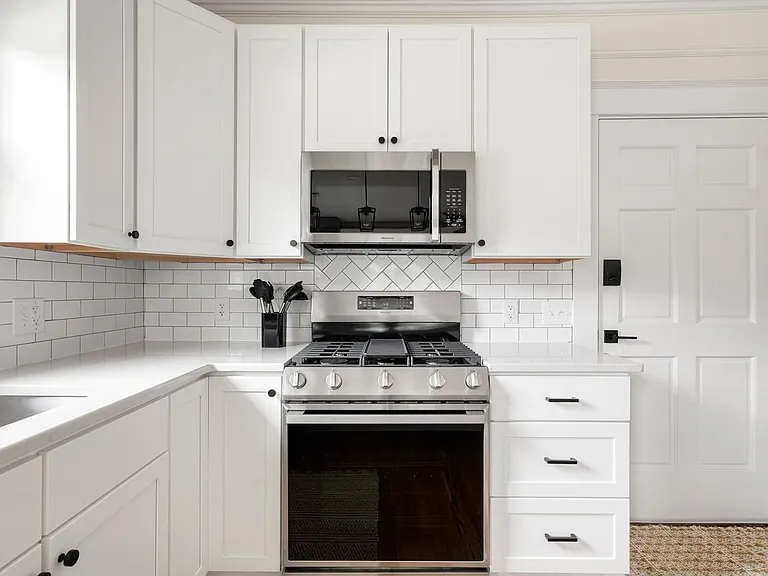 1133 King St — Photo 14
