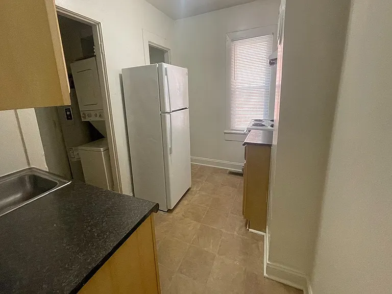 1432 W 42nd St — Photo 3