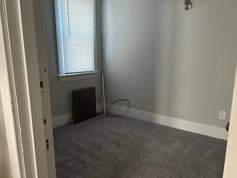420 Grace St — Photo 5
