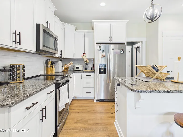 460 Clark St — Photo 10