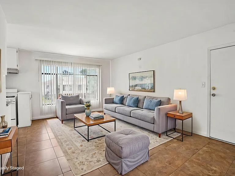 3867 Potomac Ave. — Photo 32