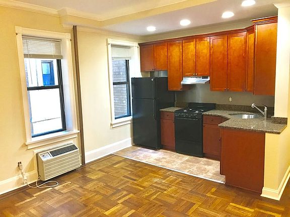 2nd image of 3426 41st St #1A
