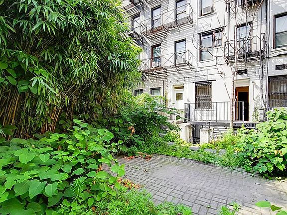 2nd image of 522 E 5th St #52251
