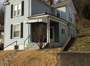 8 Elm St, Bridgeport, OH 43912