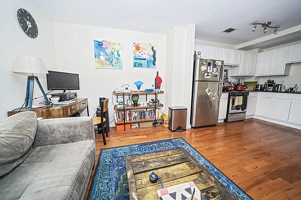 Rented by Level Group | media 30