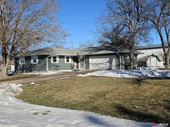 401 S Fryar St, Clay Center, NE 68933