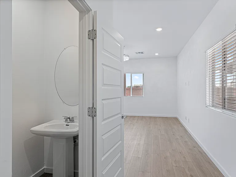 07-Foyer_06102026