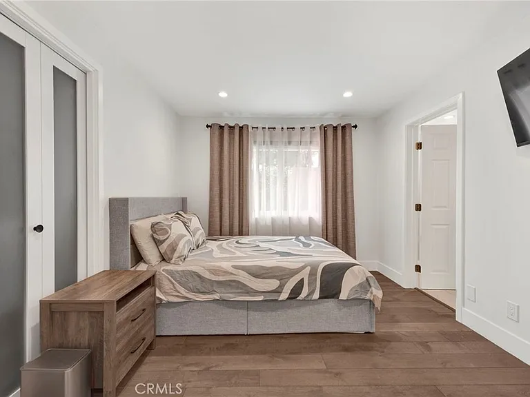8746 Ruffner Ave — Photo 9