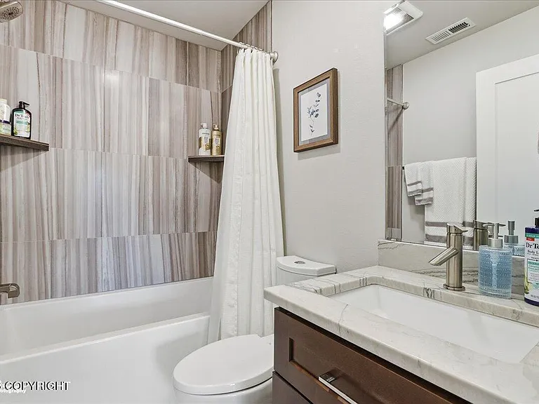 511 W 17th Ave #513 — Photo 15