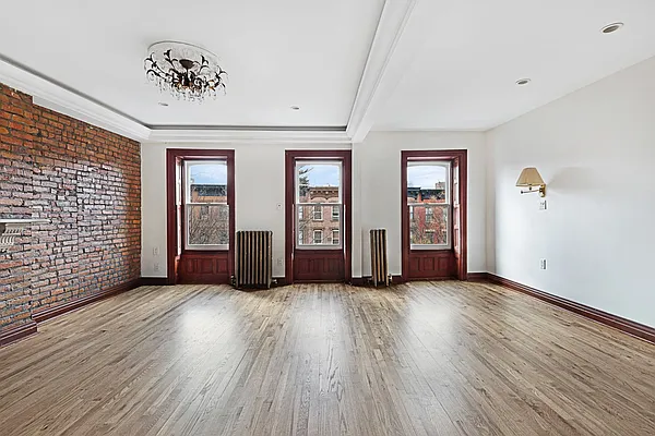 Rented by Compass | media 18