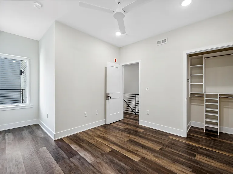 1804 W Berks St — Photo 32