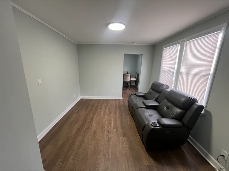 2774 McKann Ave — Photo 3