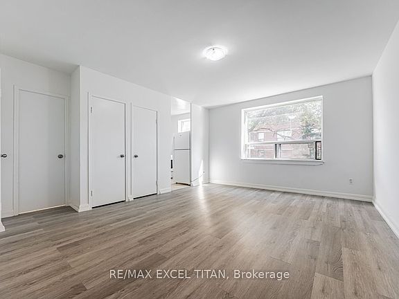 3rd image of 4 Hill Heights Rd #304