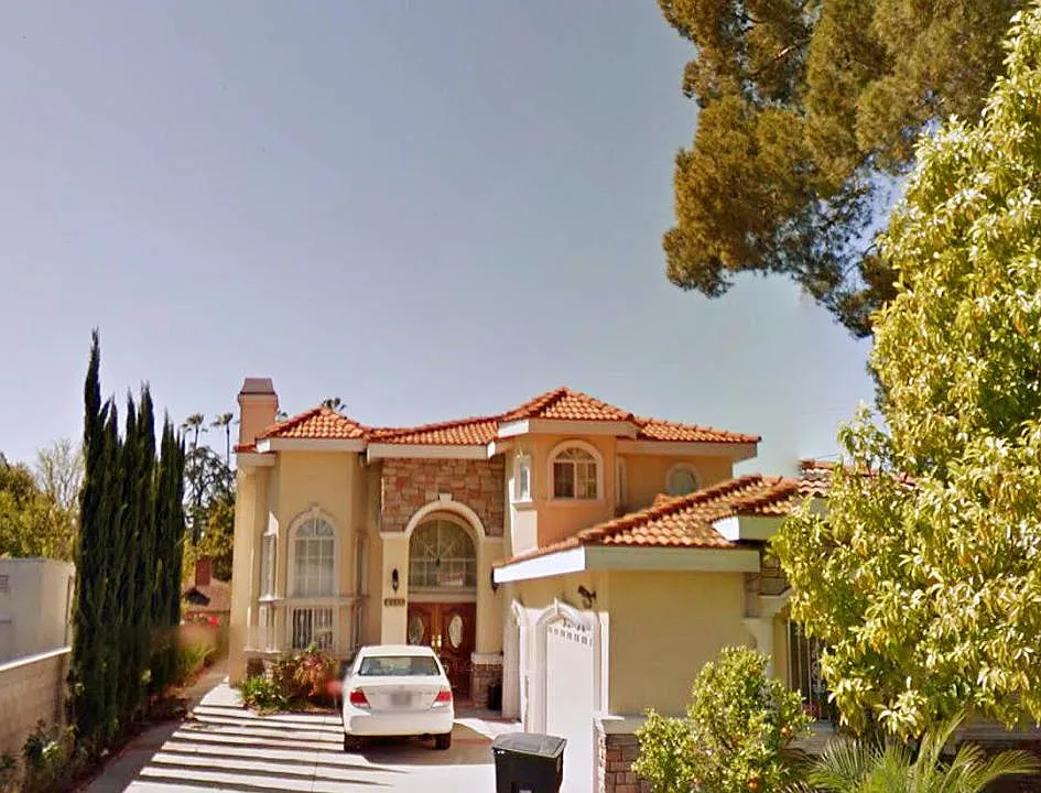4735 Willard Ave