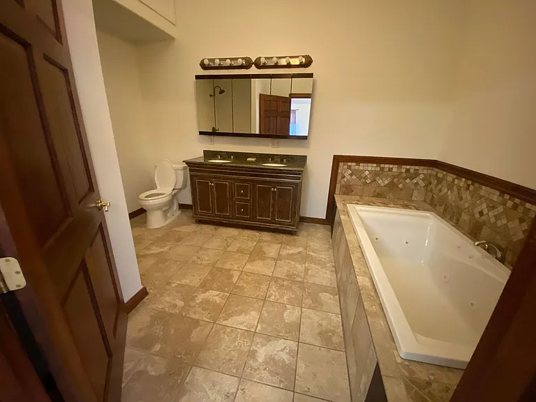 529 W River Rd #D — Photo 10