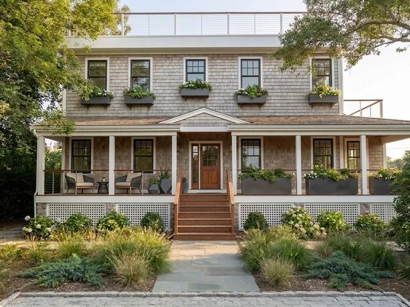31 Temahigan Avenue, Oak Bluffs, MA 02557
