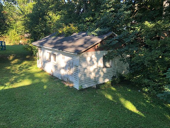 2nd image of 1001 Poplar St