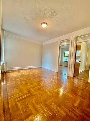 Rented by Zikos Realty Services | media 1