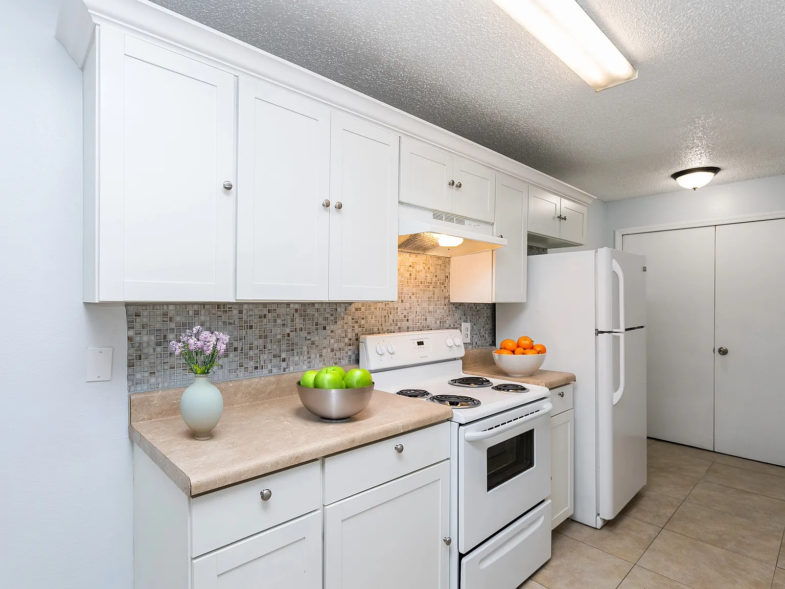 2 bed, 933 sqft, $1,545 — Photo 2