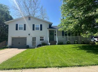 1925 E 31st St, Davenport, IA 52807