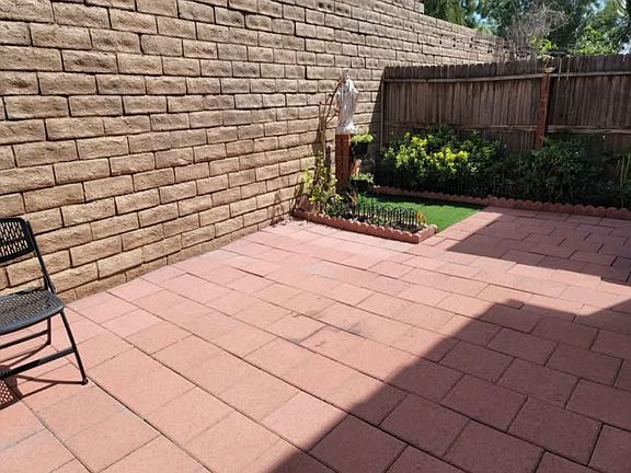4th image of 10942 Four Palms Ln