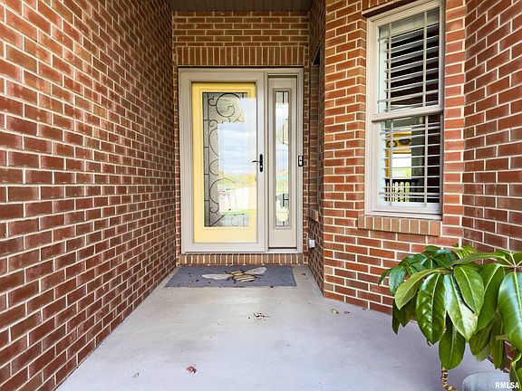 4th image of 614 Thornridge Dr