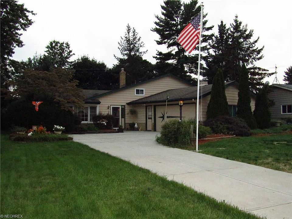 1st image of 26727 Leenders Ln