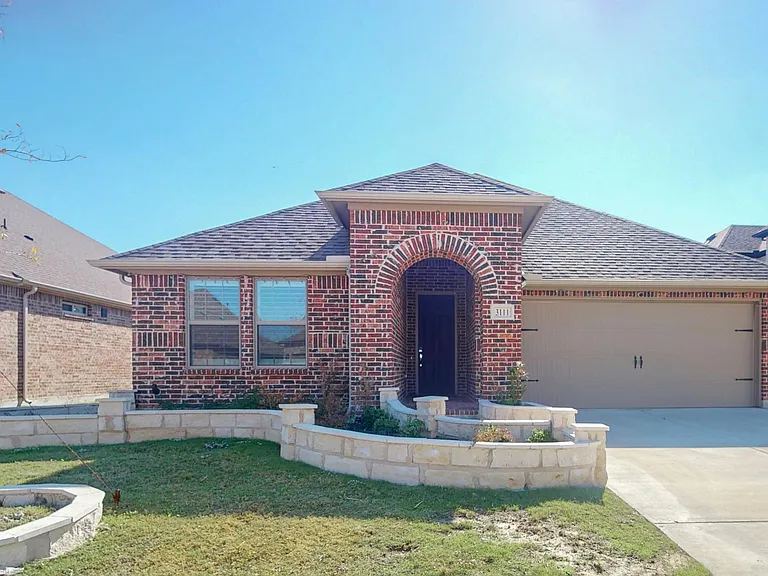 3111 Northpoint Dr — Photo 2