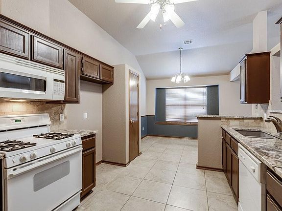 5th image of 2613 NW 163rd St