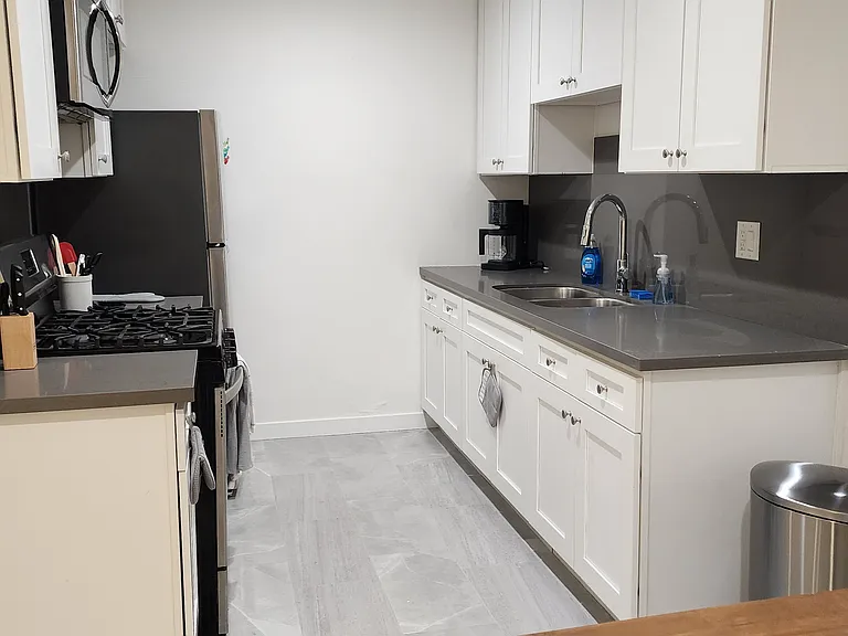 17956 Schoenborn St #5 — Photo 8