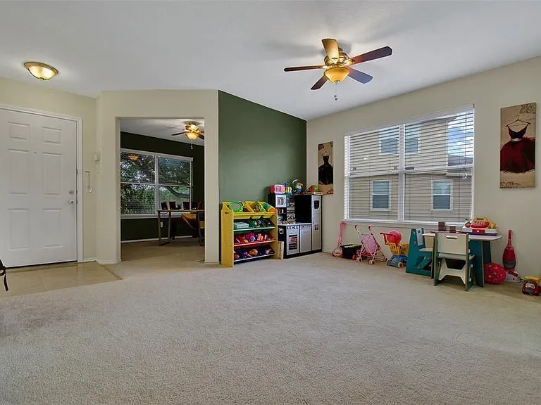 615 Salma Ct — Photo 4