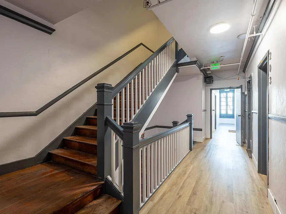 Lexington Lofts | Historic Loft-Style Apartments in Hollywood