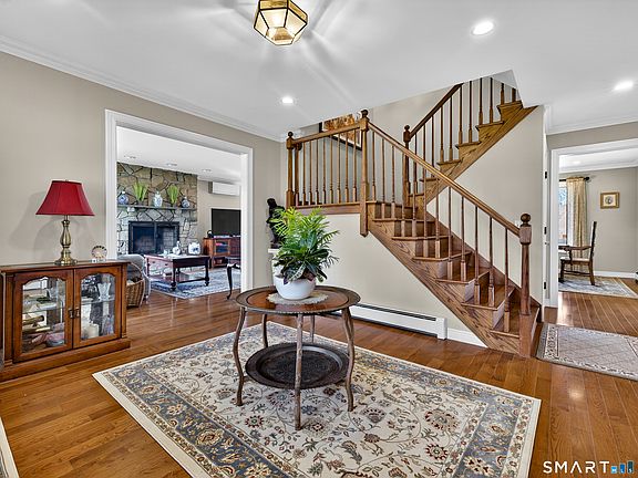 3rd image of 14 Bradford Road