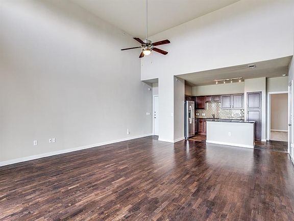 4th image of 541 Cabral Cir #211T