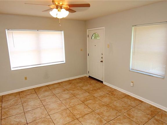 5th image of 1464 W Wellington Dr #1464