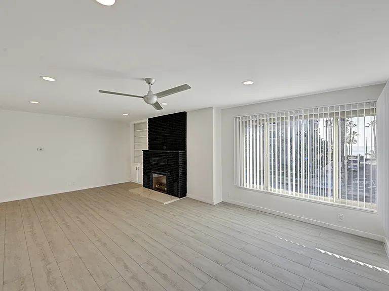 1425 E Ocean Blvd #1 — Photo 3