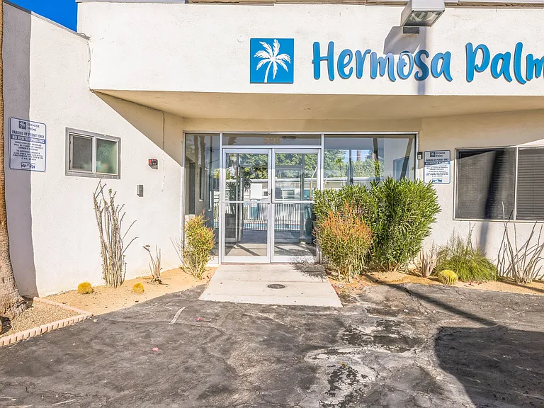 588 E. Mel Avenue - Hermosa Palms — Photo 3