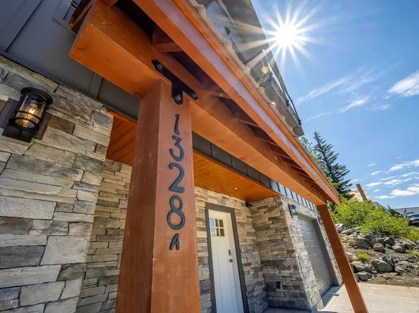 1328 Nordic Dr #A, Courtenay, BC V9J 1L0