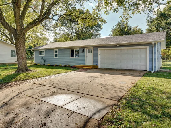 1229 N Glenn Avenue, Springfield, MO 65803