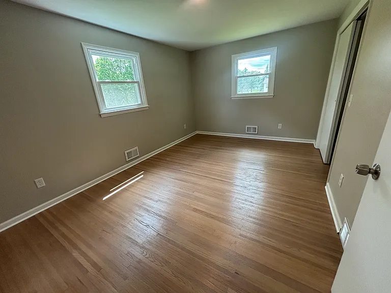 374 Whittier Rd — Photo 14