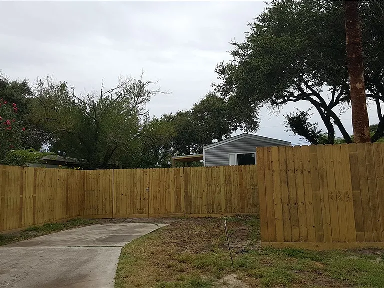 810 McDonald St — Photo 27