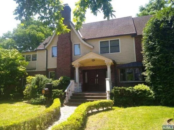 108 Merrison St, Teaneck, NJ 07666