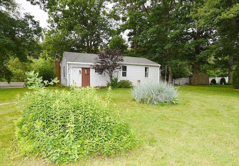 1st image of 15 Carol Cir