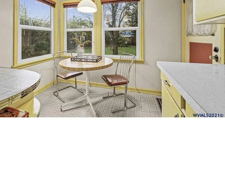 1030 16th St NE — Photo 11
