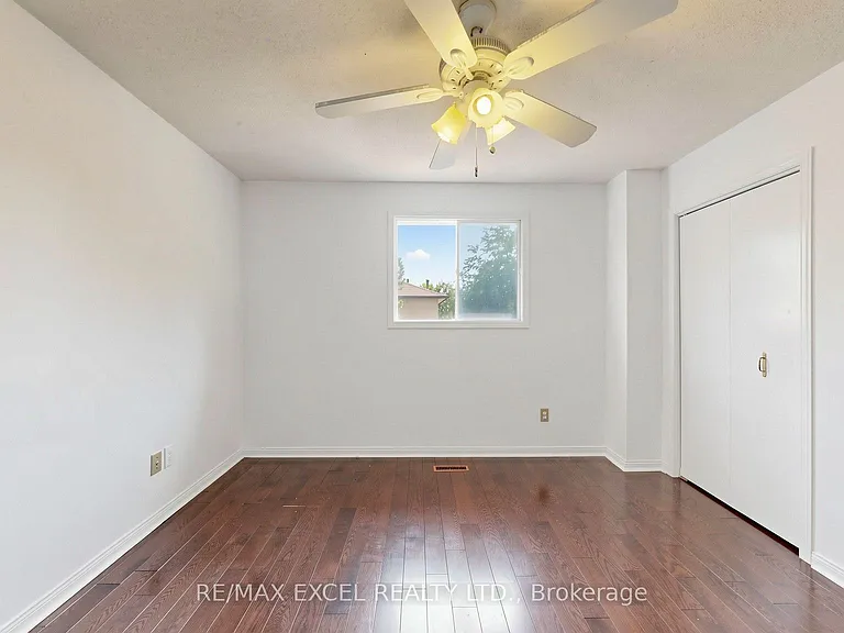 21 Mary Gapper Cres — Photo 41