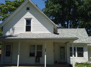 105 E Union St, Mount Sterling, IL 62353