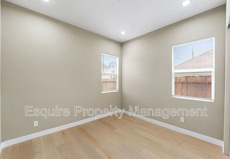 549 N Carty Dr — Photo 4
